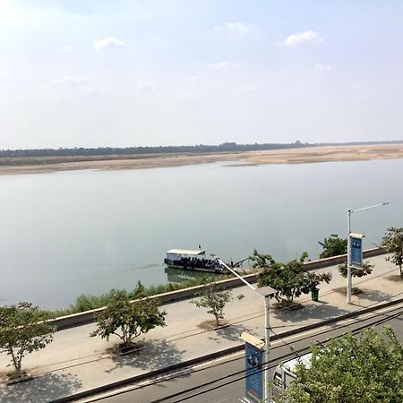 Hotel Le Tonle Kratie Exterior foto
