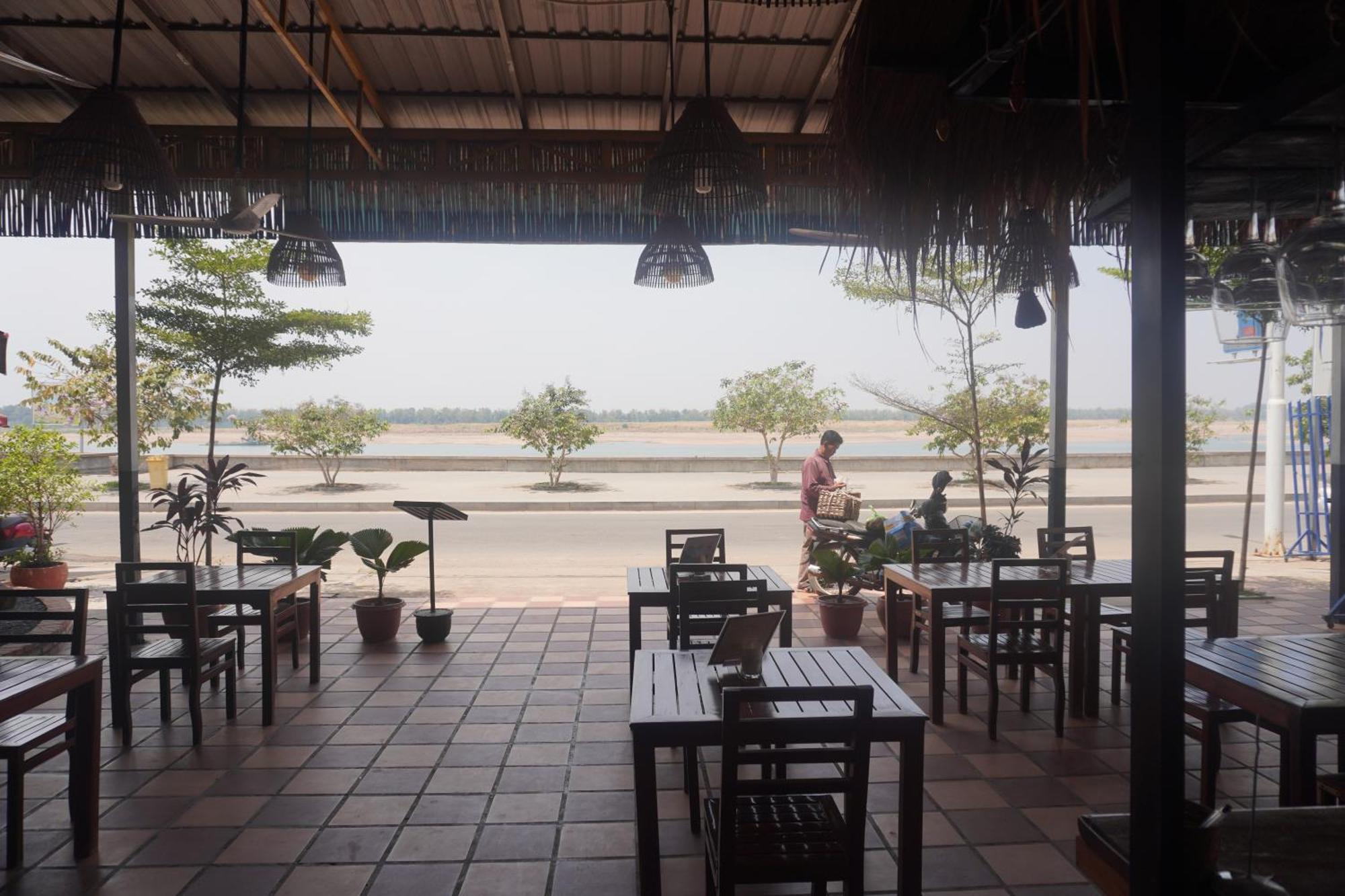 Hotel Le Tonle Kratie Exterior foto