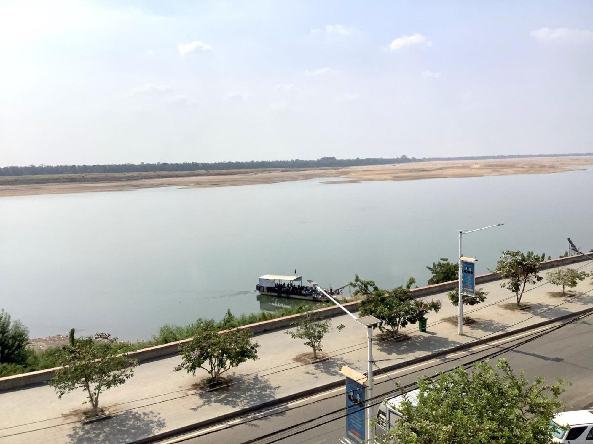 Hotel Le Tonle Kratie Exterior foto
