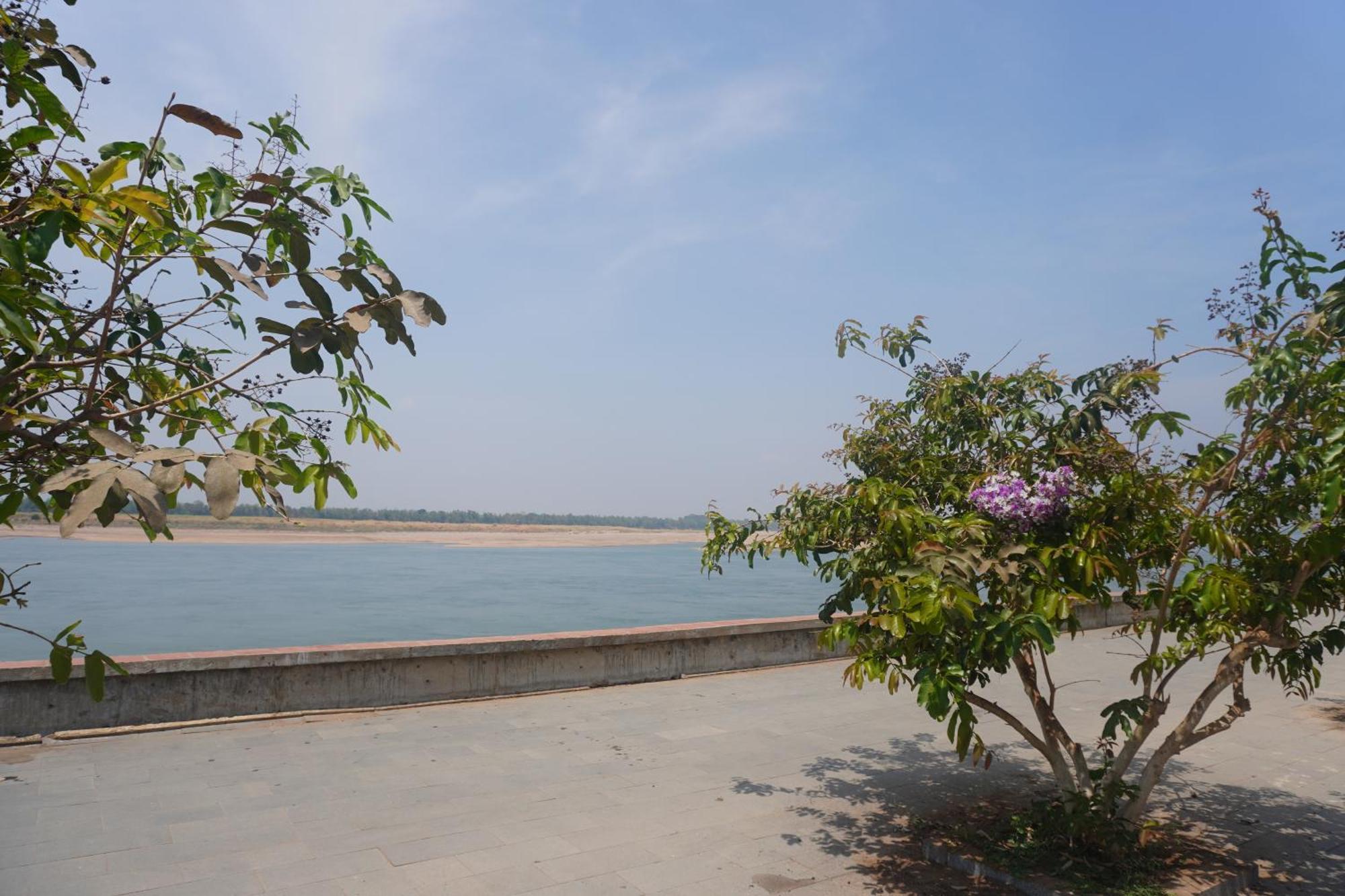 Hotel Le Tonle Kratie Exterior foto
