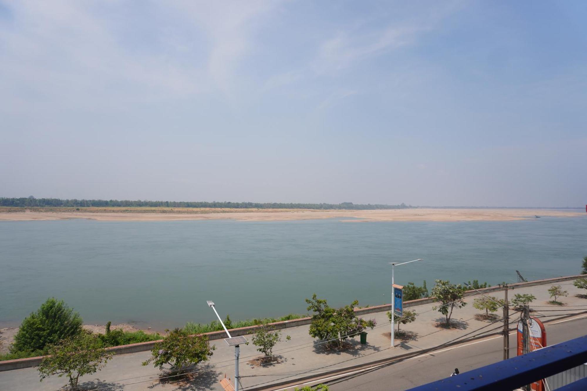 Hotel Le Tonle Kratie Exterior foto